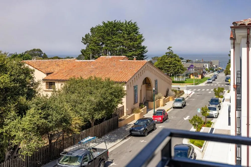 542 Lighthouse Ave #210 Pacific Grove, CA 93950
