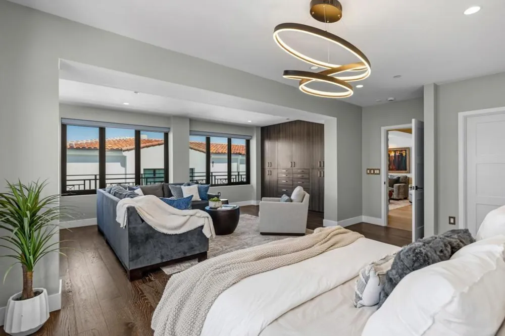 542 Lighthouse Ave #210 Pacific Grove, CA 93950