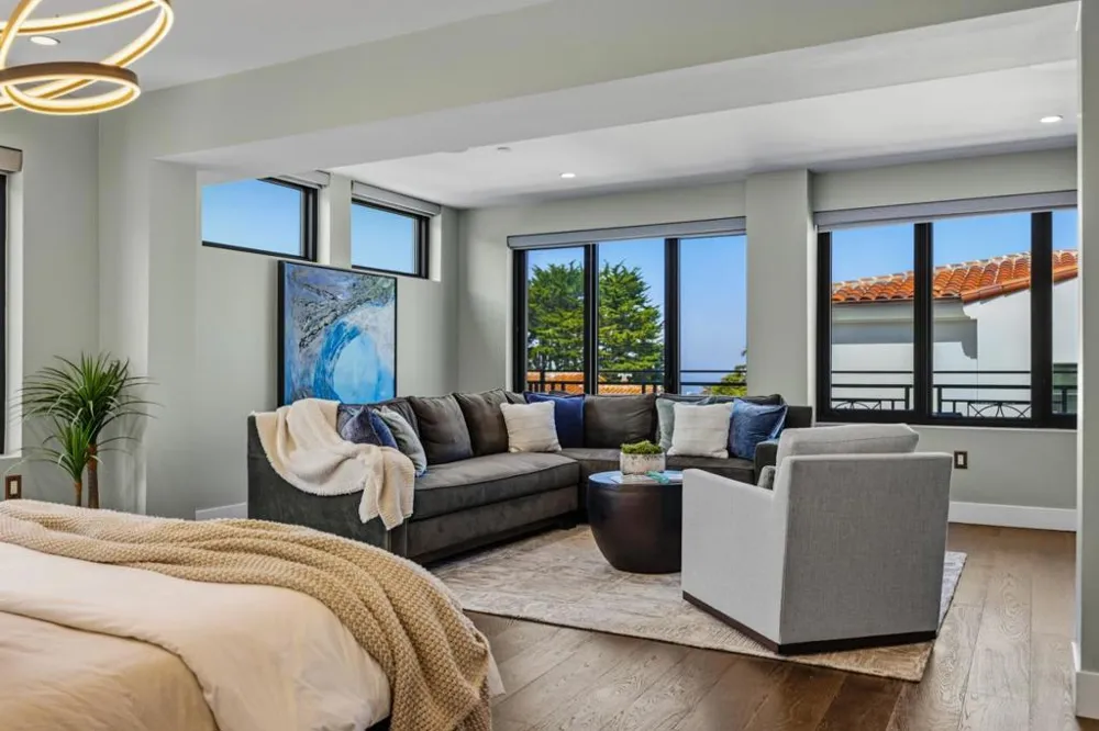 542 Lighthouse Ave #210 Pacific Grove, CA 93950
