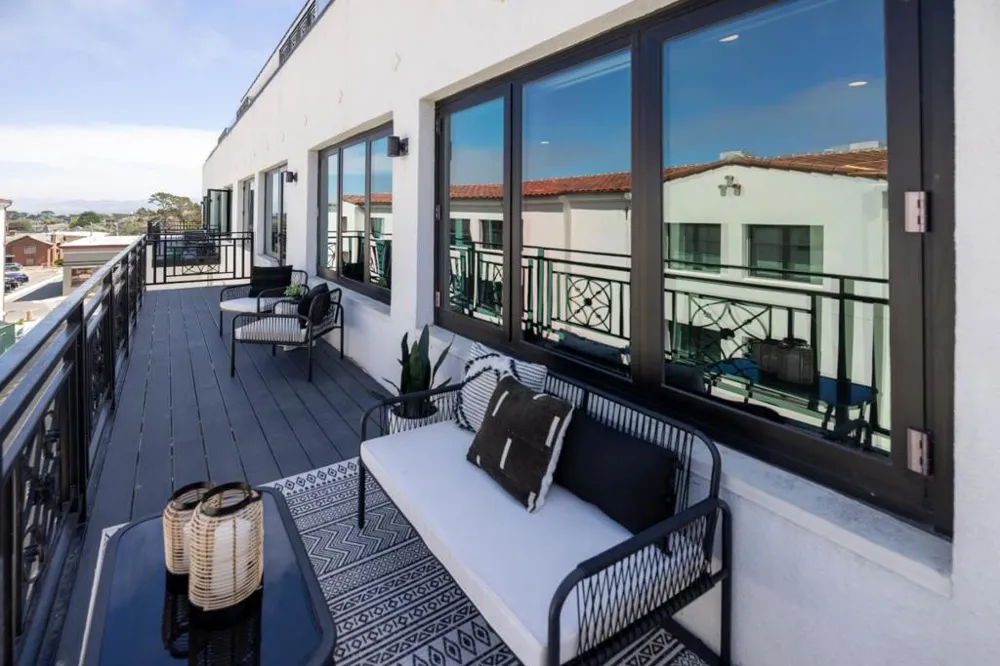 542 Lighthouse Ave #210 Pacific Grove, CA 93950