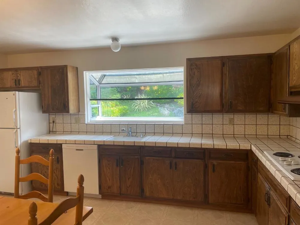 832 Oddstad Boulevard Pacifica, CA 94044