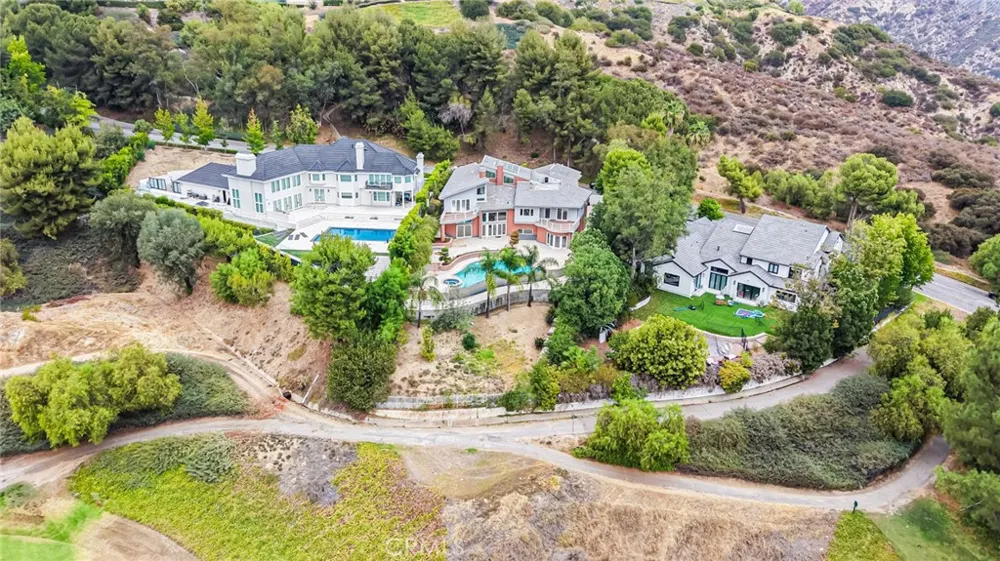 742 Greenridge Drive La Canada Flintridge, CA 91011