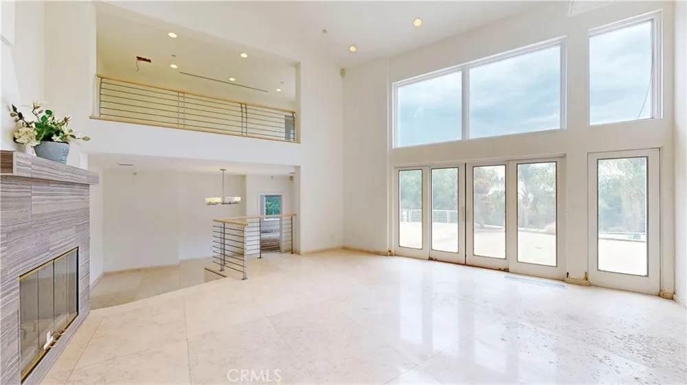 742 Greenridge Drive La Canada Flintridge, CA 91011