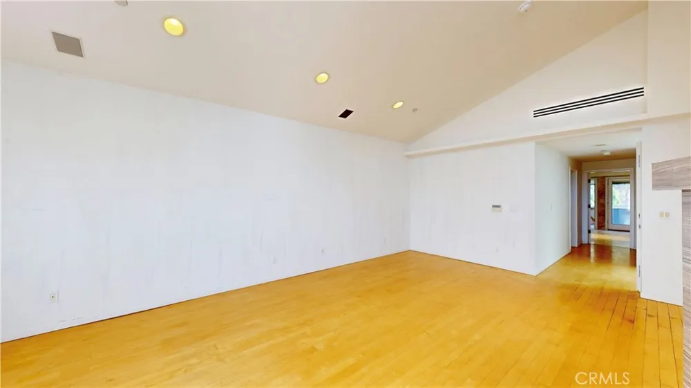 742 Greenridge Drive La Canada Flintridge, CA 91011