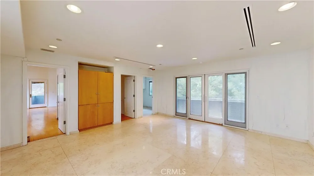 742 Greenridge Drive La Canada Flintridge, CA 91011
