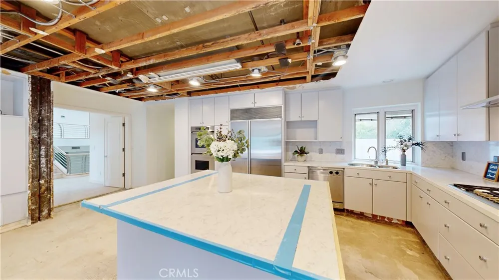 742 Greenridge Drive La Canada Flintridge, CA 91011