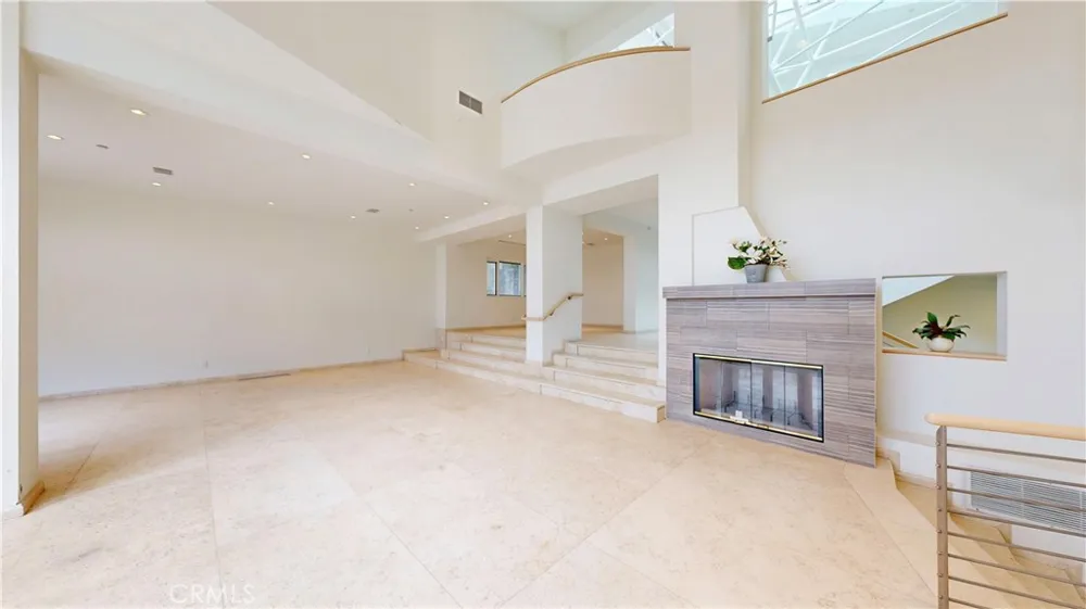 742 Greenridge Drive La Canada Flintridge, CA 91011