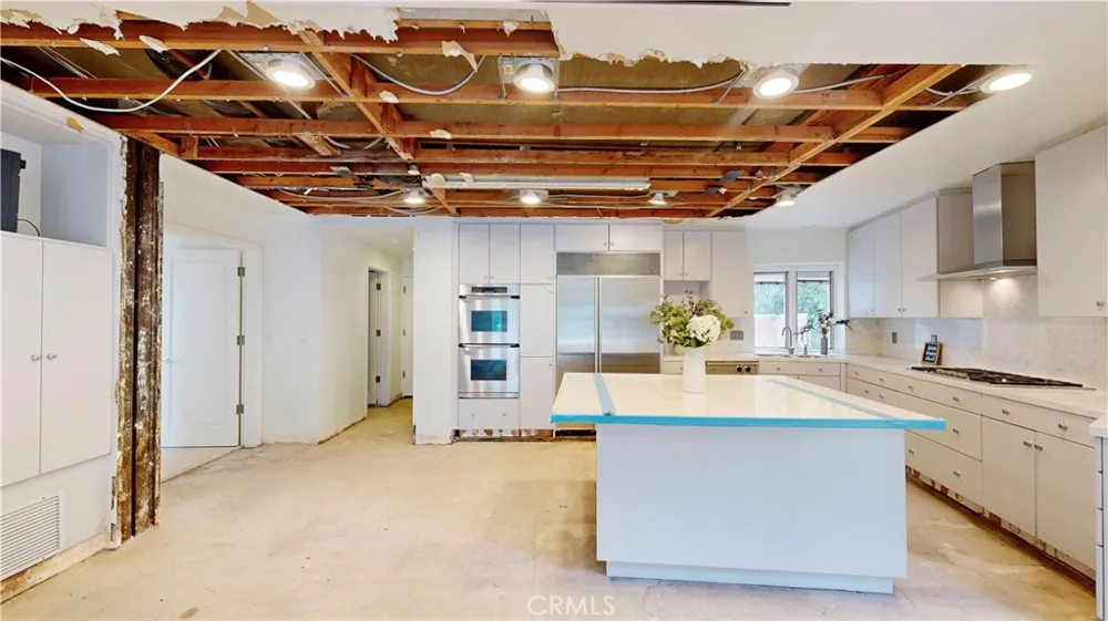 742 Greenridge Drive La Canada Flintridge, CA 91011
