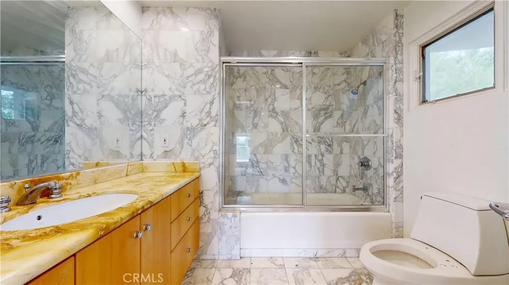 742 Greenridge Drive La Canada Flintridge, CA 91011