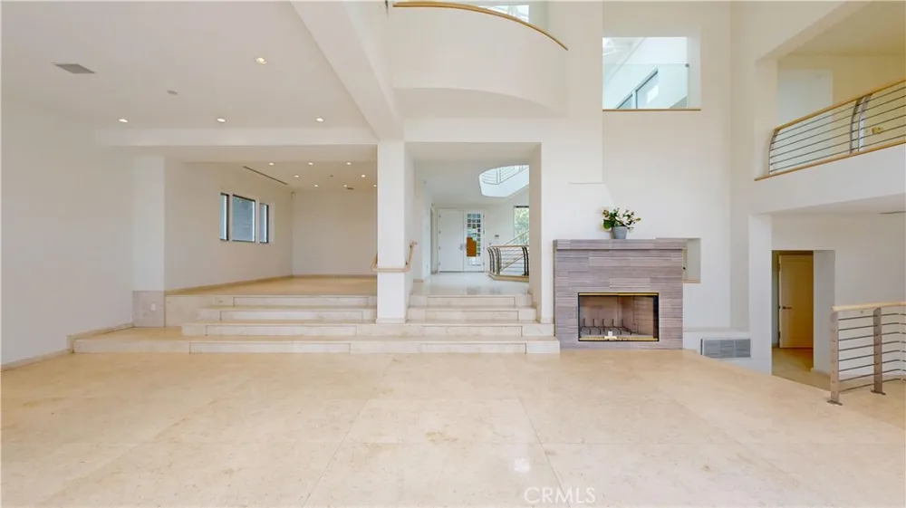 742 Greenridge Drive La Canada Flintridge, CA 91011