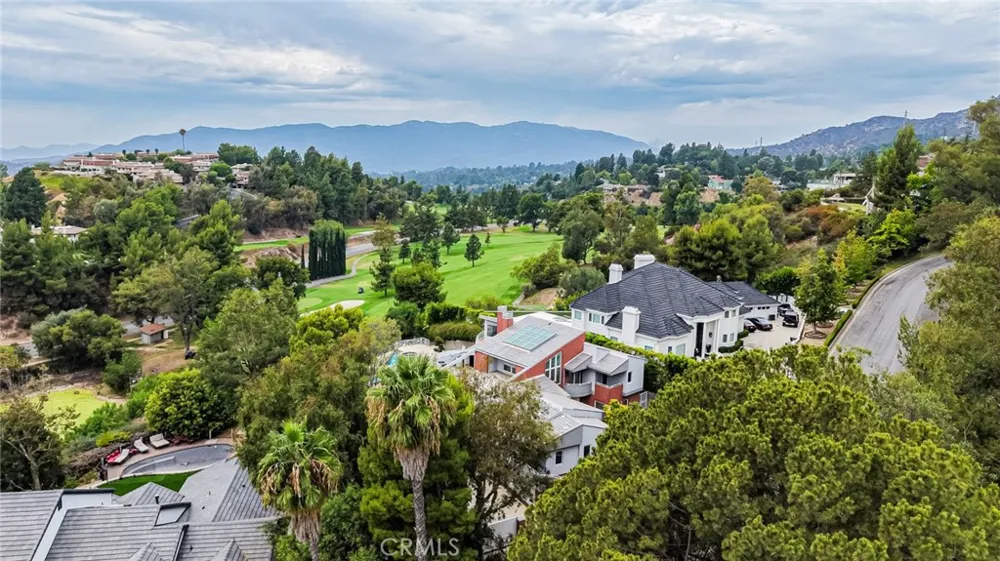 742 Greenridge Drive La Canada Flintridge, CA 91011