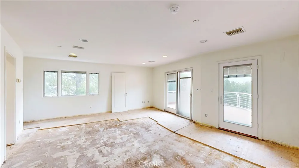 742 Greenridge Drive La Canada Flintridge, CA 91011