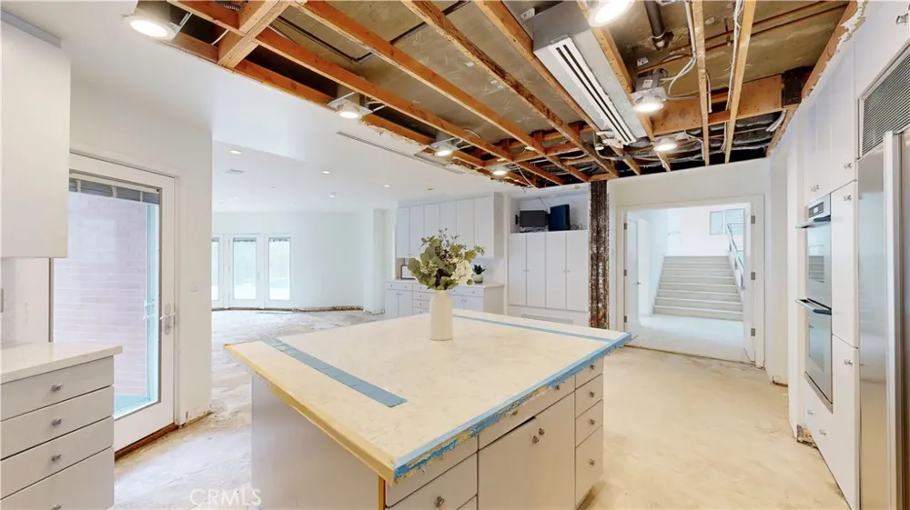 742 Greenridge Drive La Canada Flintridge, CA 91011