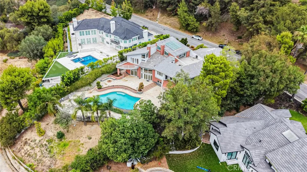 742 Greenridge Drive La Canada Flintridge, CA 91011