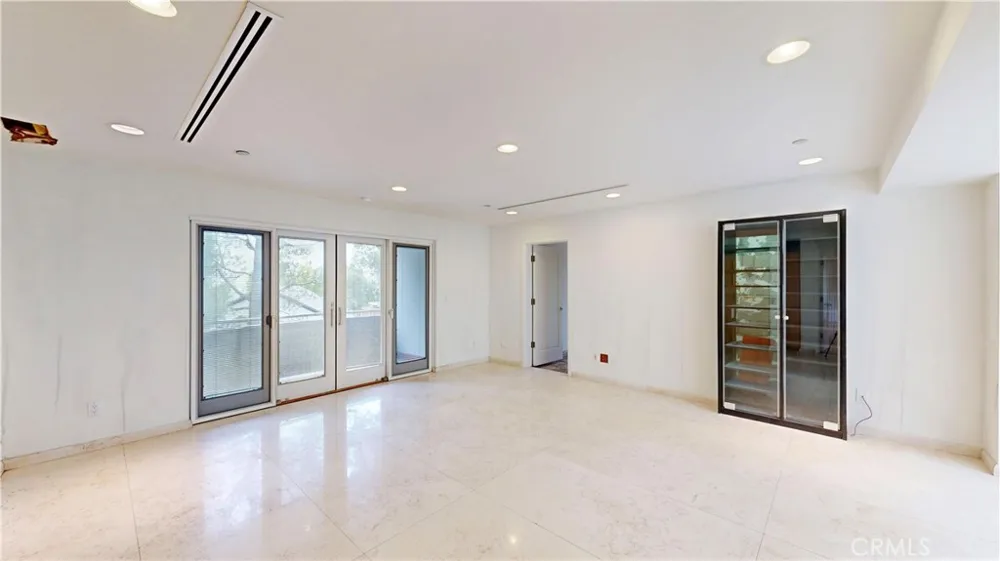 742 Greenridge Drive La Canada Flintridge, CA 91011