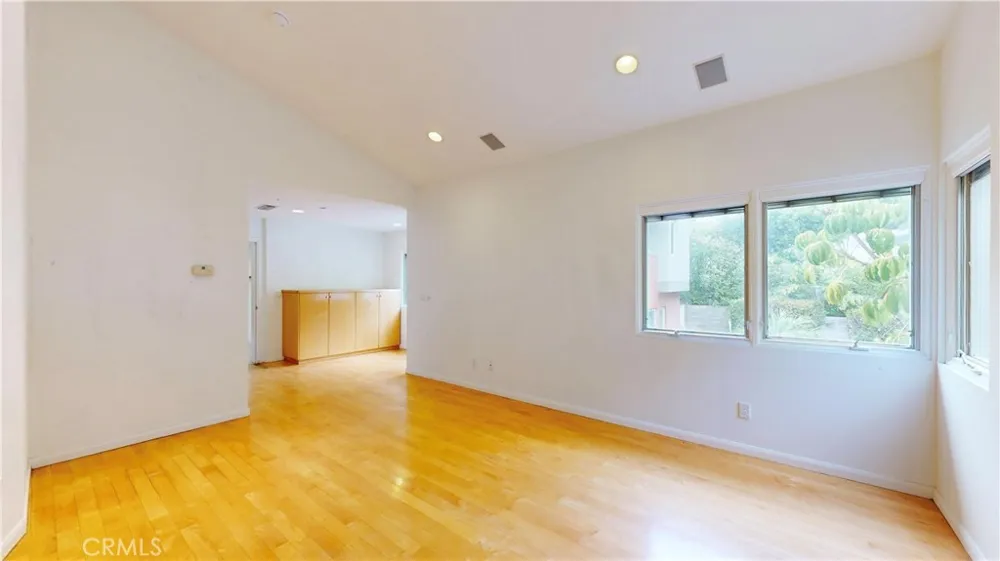742 Greenridge Drive La Canada Flintridge, CA 91011