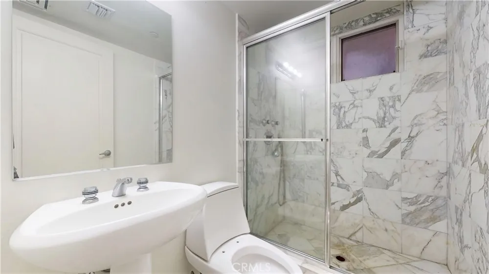 742 Greenridge Drive La Canada Flintridge, CA 91011