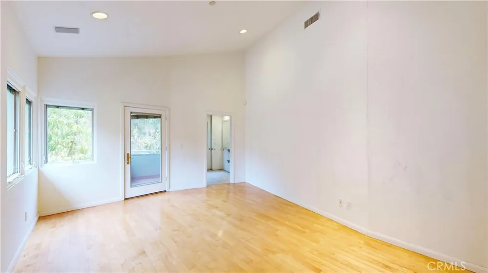 742 Greenridge Drive La Canada Flintridge, CA 91011