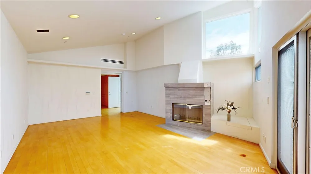 742 Greenridge Drive La Canada Flintridge, CA 91011