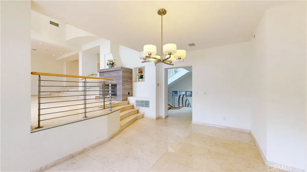 742 Greenridge Drive La Canada Flintridge, CA 91011