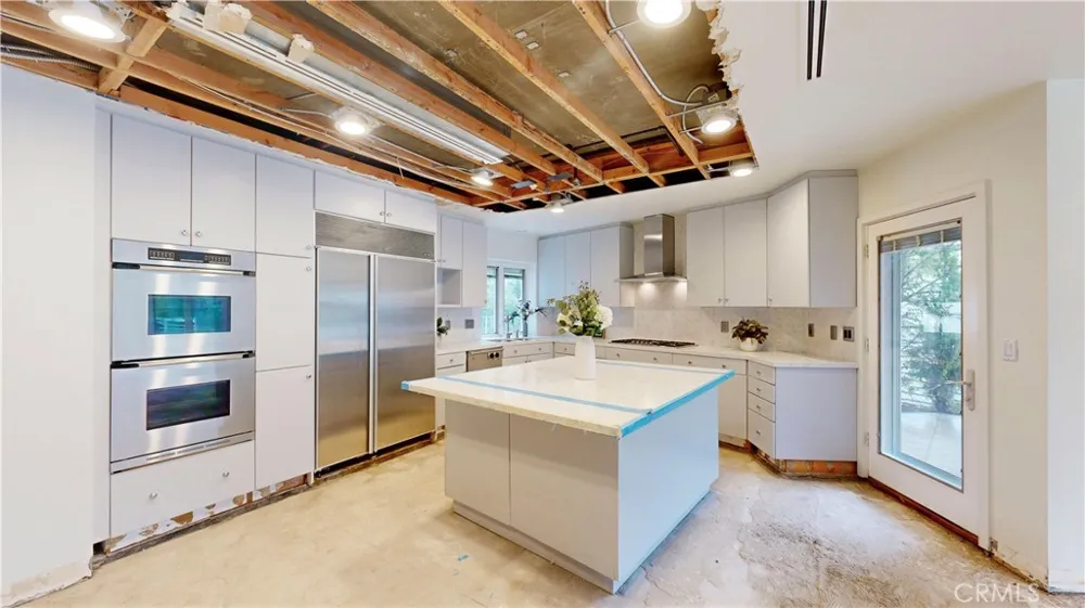 742 Greenridge Drive La Canada Flintridge, CA 91011