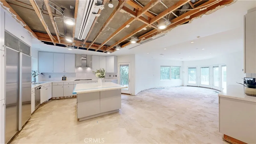 742 Greenridge Drive La Canada Flintridge, CA 91011