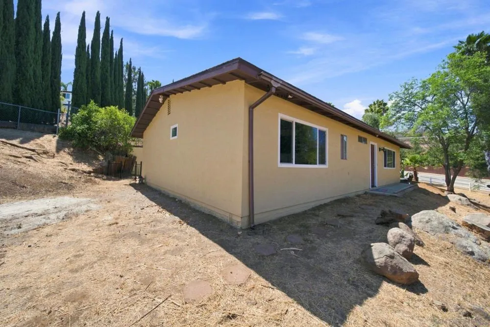 1752 Ash St. Escondido, CA 92027
