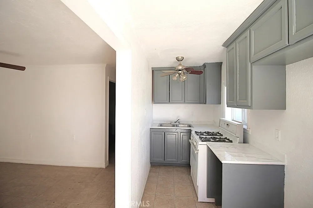 921 Flora Barstow, CA 92311