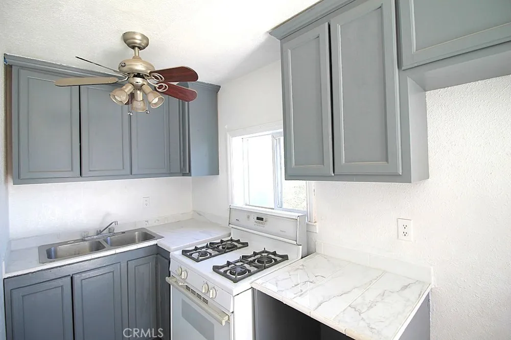 921 Flora Barstow, CA 92311