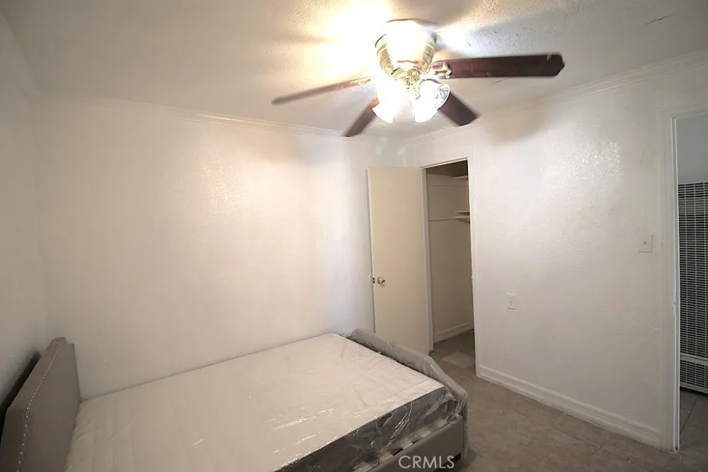 921 Flora Barstow, CA 92311