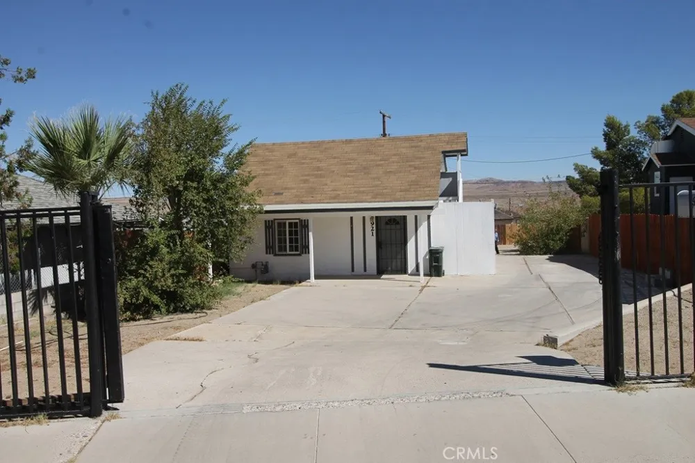 921 Flora Barstow, CA 92311