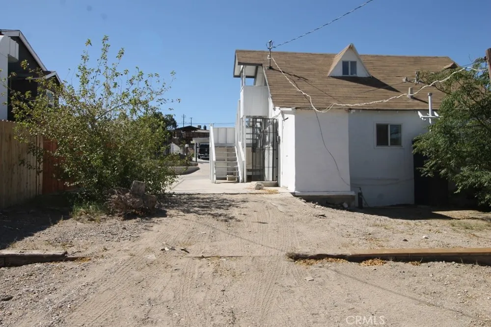 921 Flora Barstow, CA 92311