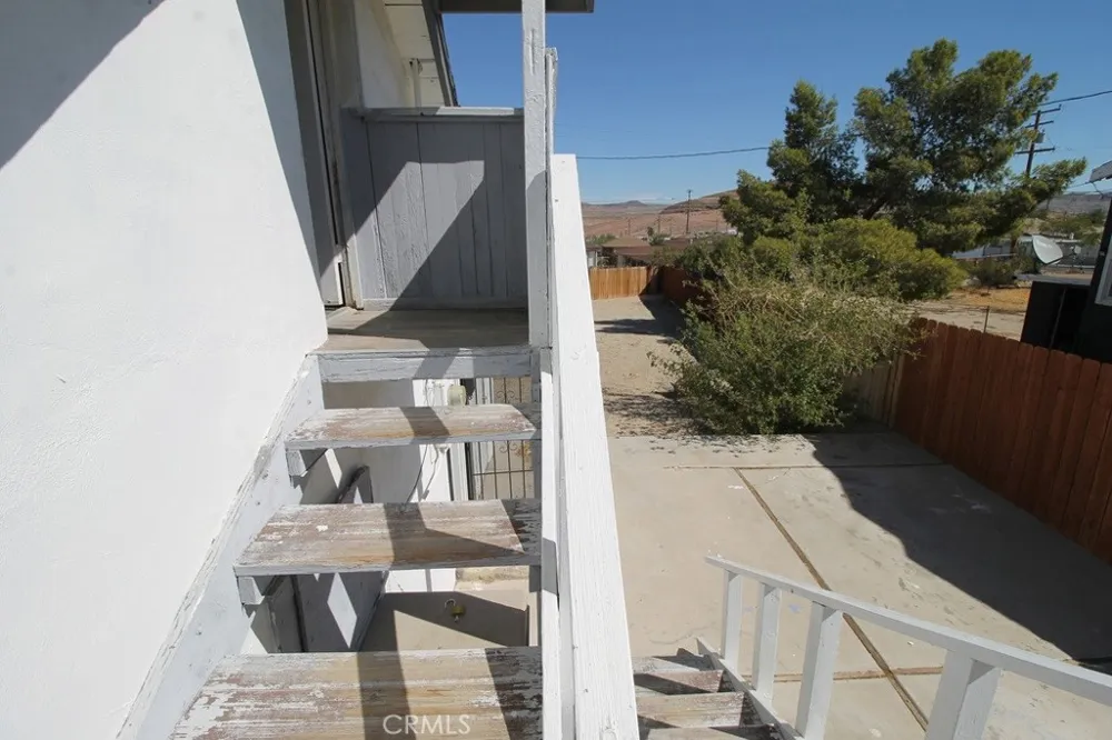 921 Flora Barstow, CA 92311
