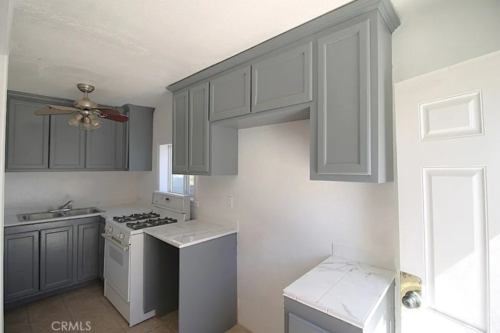 921 Flora Barstow, CA 92311