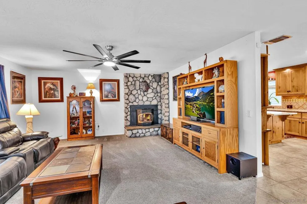 2147 Raymond Ave Ramona, CA 92065