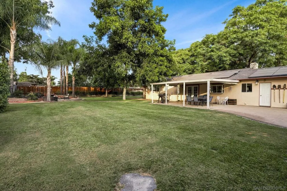 2147 Raymond Ave Ramona, CA 92065
