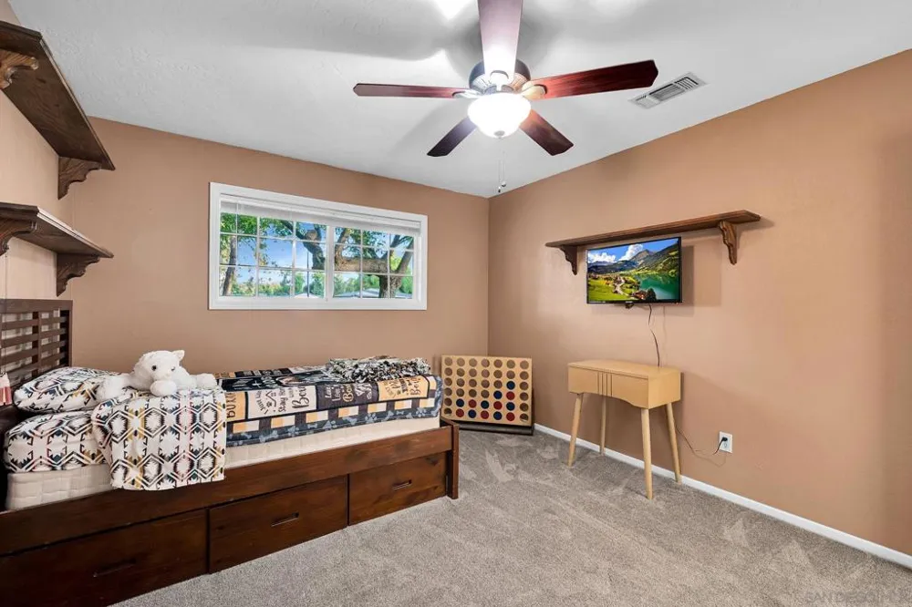 2147 Raymond Ave Ramona, CA 92065