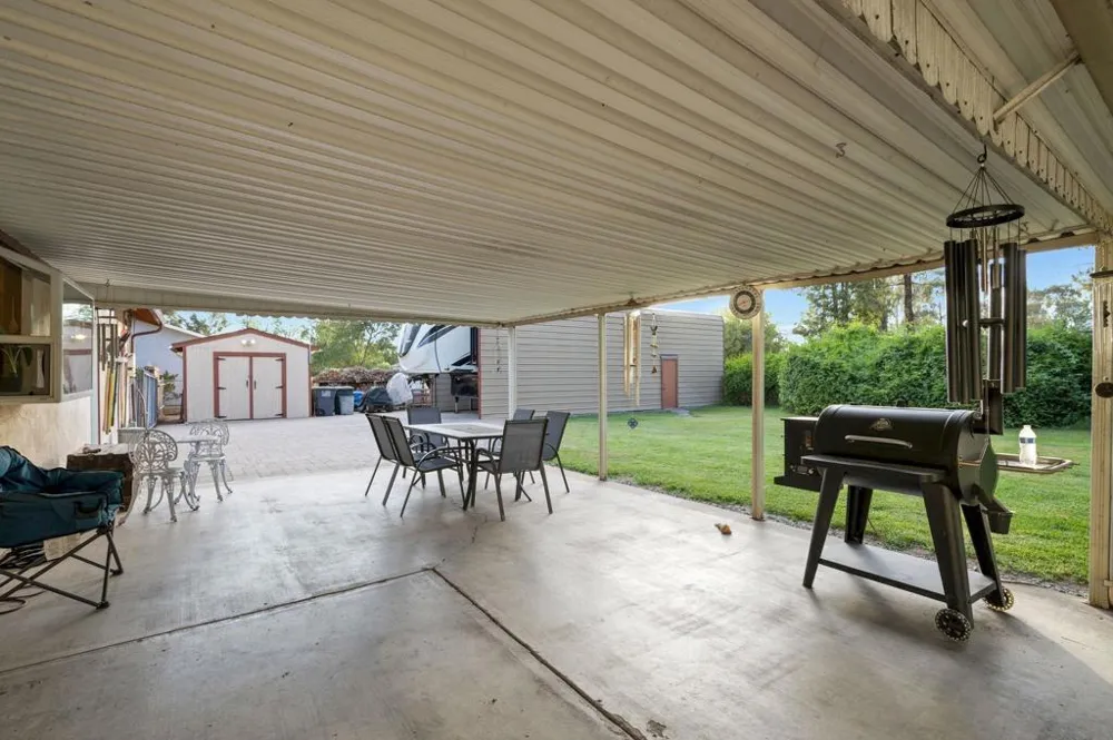 2147 Raymond Ave Ramona, CA 92065