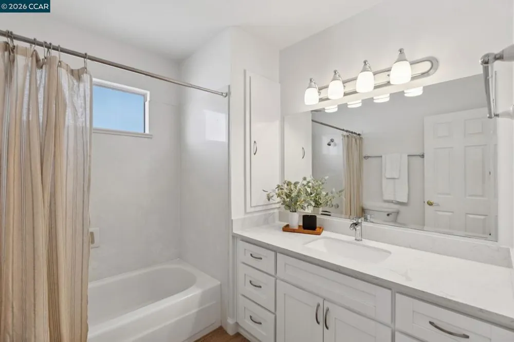 122 Ascot Ct #B Moraga, CA 94556