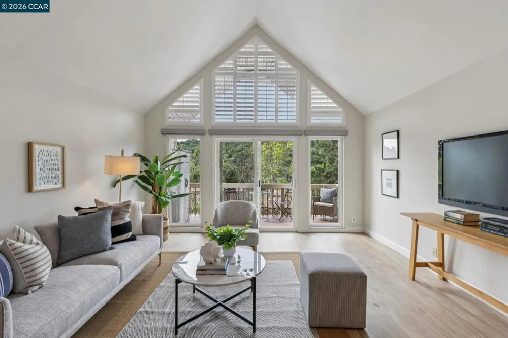 122 Ascot Ct #B Moraga, CA 94556