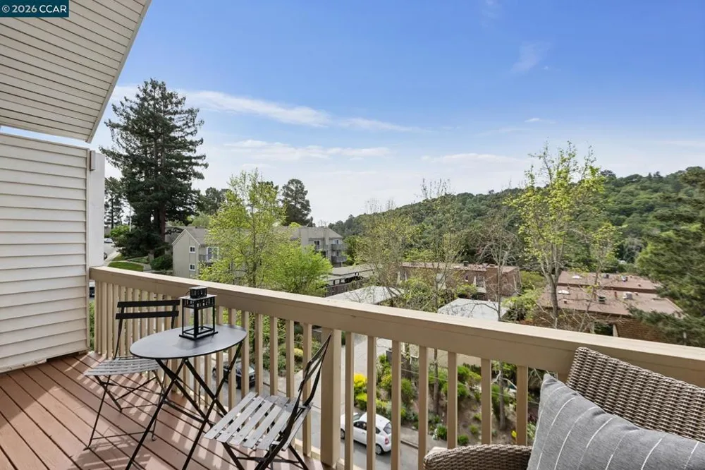 122 Ascot Ct #B Moraga, CA 94556