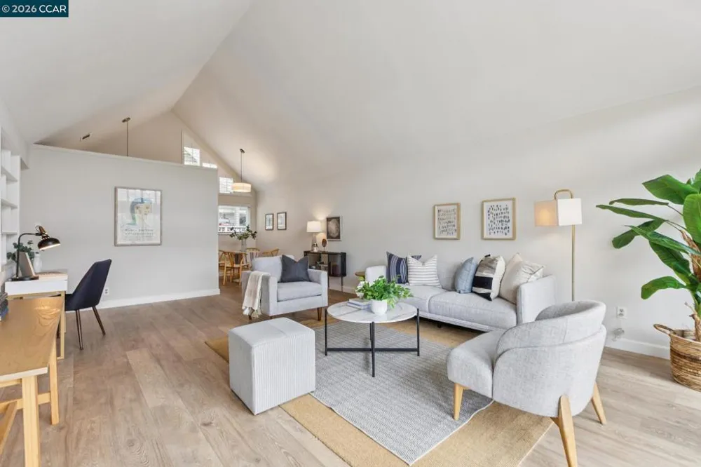 122 Ascot Ct #B Moraga, CA 94556