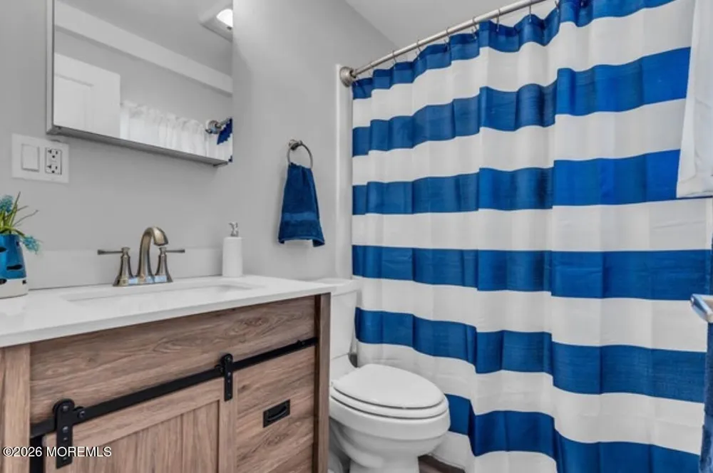129 Jeteemale Drive Manahawkin, NJ 08050