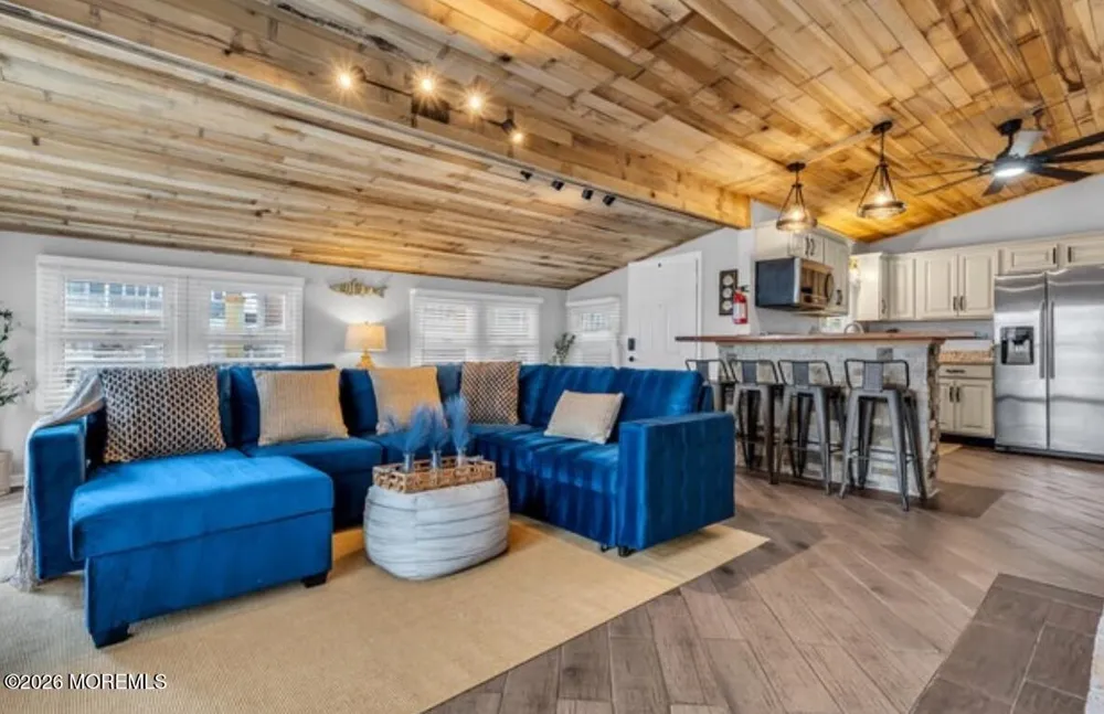 129 Jeteemale Drive Manahawkin, NJ 08050