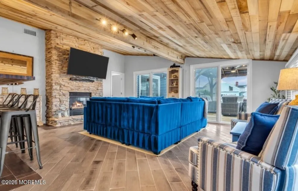 129 Jeteemale Drive Manahawkin, NJ 08050