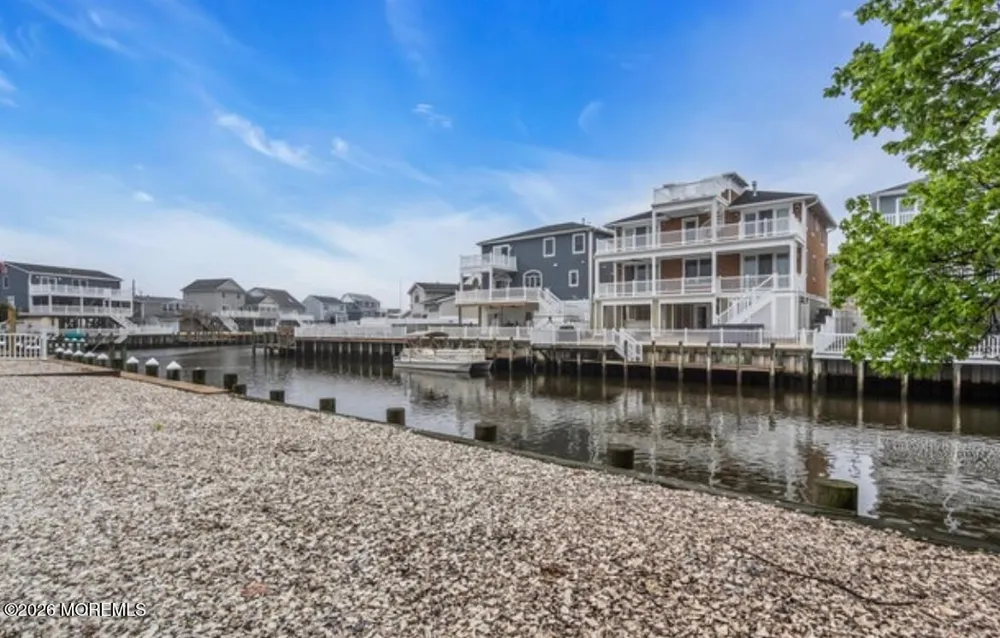129 Jeteemale Drive Manahawkin, NJ 08050