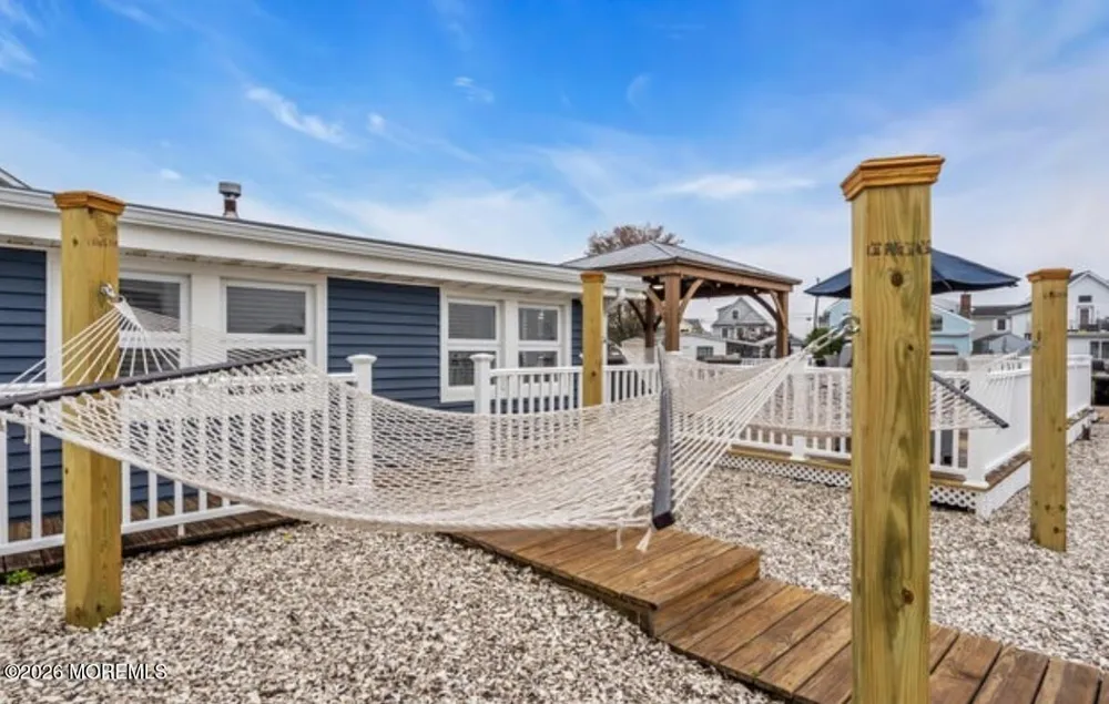129 Jeteemale Drive Manahawkin, NJ 08050