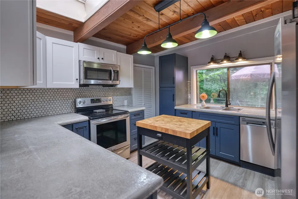 1788 Cliff Road Point Roberts, WA 98281