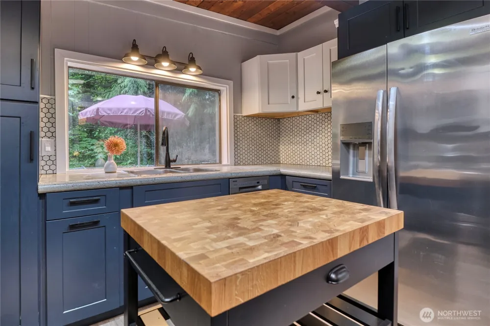 1788 Cliff Road Point Roberts, WA 98281