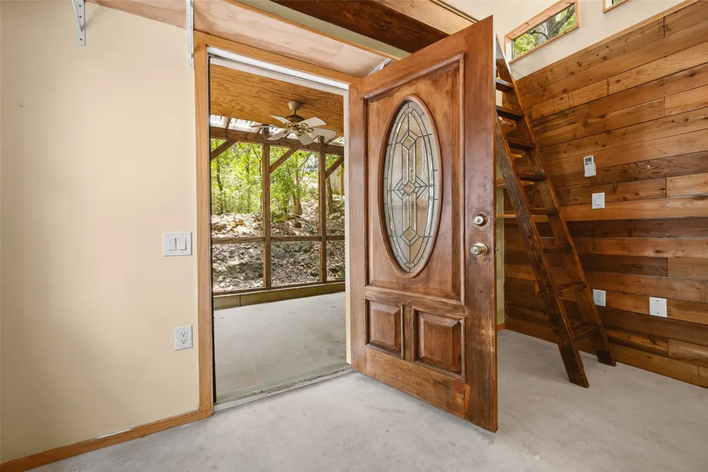 8200 Wavertree Court Austin, TX 78745